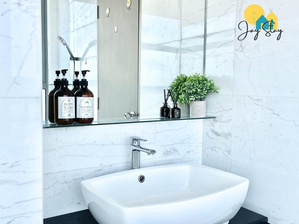 Silverscape L A4011 L Luxury 3br L Bathtub L 6-11 Pax L Seaview L Infinity Pool L Jonker Street L City Centre By Jay
