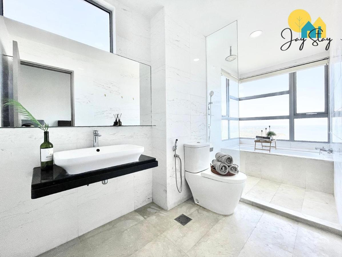 Silverscape L A4011 L Luxury 3br L Bathtub L 6-11 Pax L Seaview L Infinity Pool L Jonker Street L City Centre By Jay Pangsapuri *