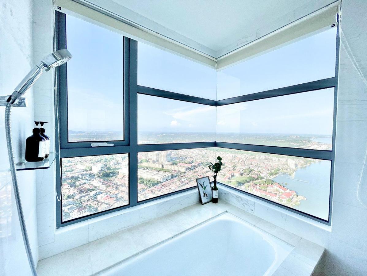 Silverscape L A4011 L Luxury 3br L Bathtub L 6-11 Pax L Seaview L Infinity Pool L Jonker Street L City Centre By Jay Malacca