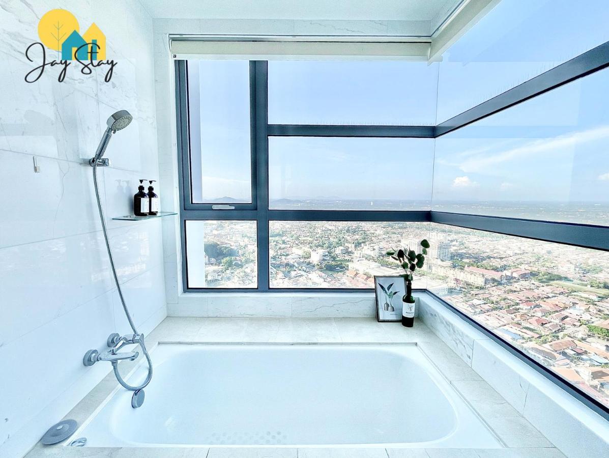Pangsapuri Silverscape L A4011 L Luxury 3br L Bathtub L 6-11 Pax L Seaview L Infinity Pool L Jonker Street L City Centre By Jay